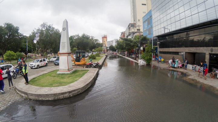 Trânsito será alterado no centro de Manaus devido cheia do rio Negro