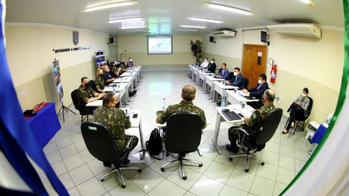 Governo do Amazonas e Exército alinham ações do Programa Amazônia Conectada