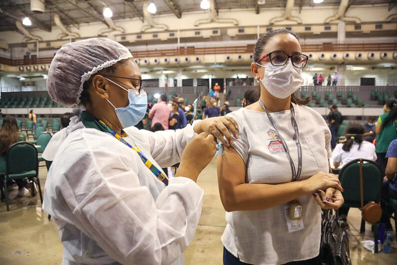 Prefeitura de Manaus registrou mais de 15 mil vacinados nesta terça (22)
