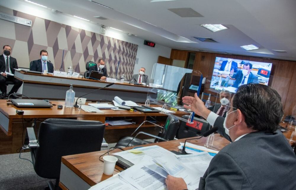 Bolsonaro corta verbas em retaliação a senadores do AM na CPI da Covid
