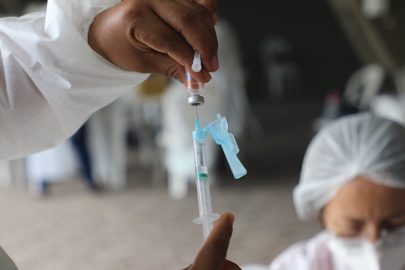 Pessoas de 38 e 39 anos começam a se vacinar em Manaus nesta quinta (17)