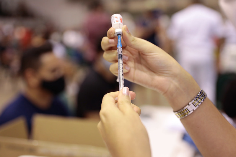 DPE pede vacinação contra covid-19 para pais, mães e cuidadores de crianças PCDs do interior do AM