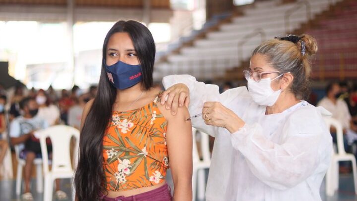 Vacinação contra a Covid-19 em Manaus prossegue nesta segunda-feira atendendo o público a partir dos 18 anos
