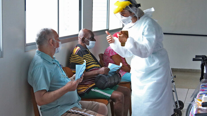 Fundação Doutor Thomas retoma atendimento ao idoso pelo Disk 165