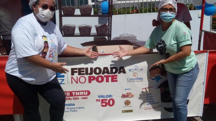 Casa Vhida realiza mais uma edição da Feijoada no Pote