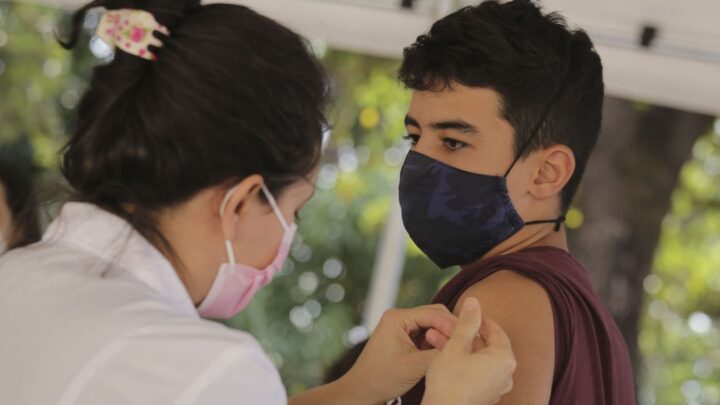 #Podcast – Fiocruz conclui estudo que mostra eficácia de vacinas contra a covid