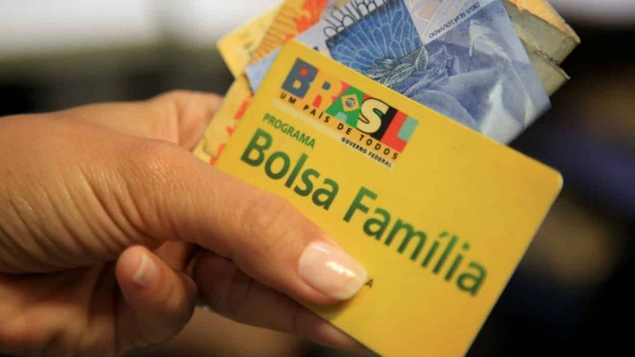 Bolsa Família considerado modelo no mundo faz seu último pagamento nesta sexta-feira, após 18 anos