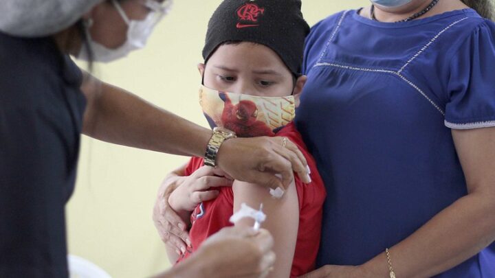 Mais de 200 crianças foram vacinadas contra a Covid-19 em Manaus no primeiro dia de vacinação