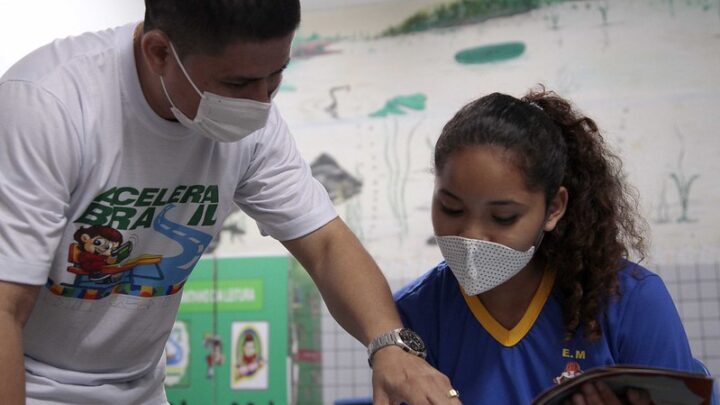 Prefeitura de Manaus reduz índice de distorção idade-série para menos de 10% na rede municipal de ensino
