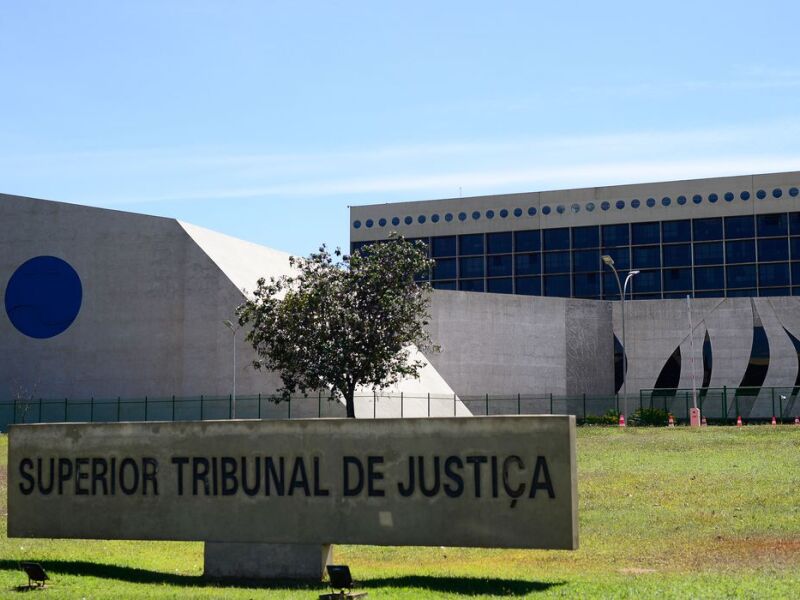 STJ suspende julgamento sobre alcance da cobertura dos planos de saúde