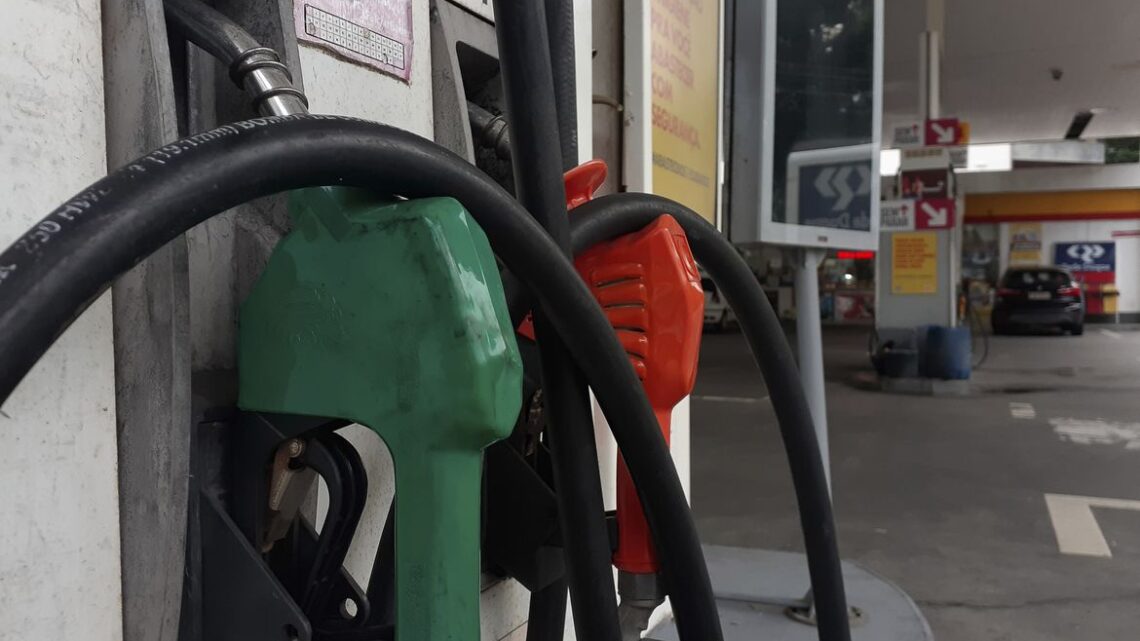 #Podcast – Gasolina, diesel e gás de cozinha ficam mais caros a partir de hoje