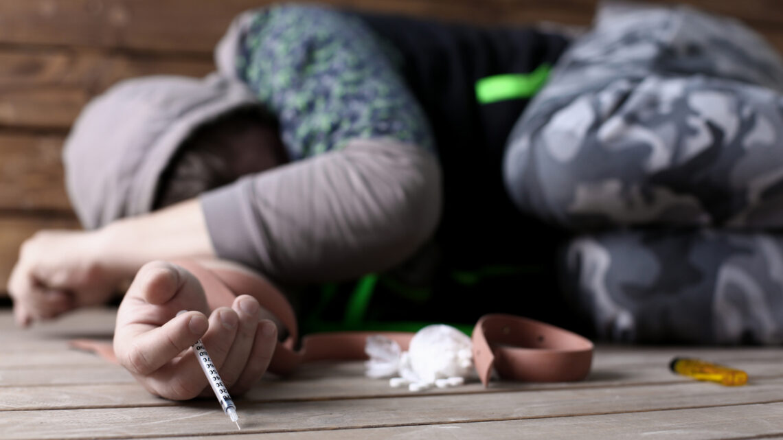 Suicídios por overdose têm aumentado em mulheres usuárias de drogas
