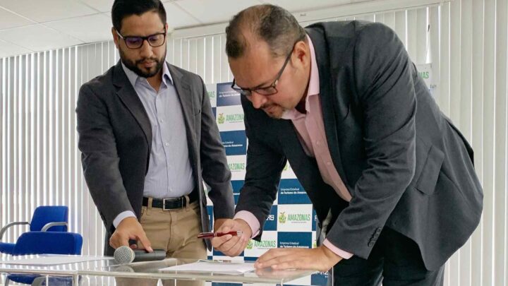 Amazonastur e Arsepam assinam termo para ações de controle e fiscalização de transportes turísticos