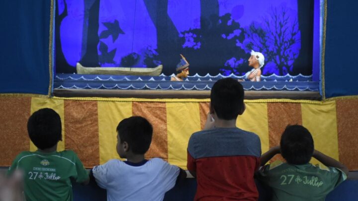 Artistas percorrem rios e estradas para levar magia da ópera ao interior do Amazonas