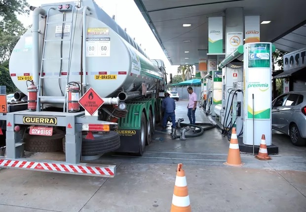 Diesel da Petrobras fica mais caro a partir de terça-feira
