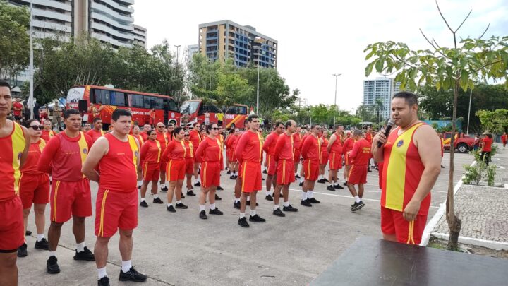 Corpo de Bombeiros realiza treinamento e atendimento de saúde na Ponta Negra