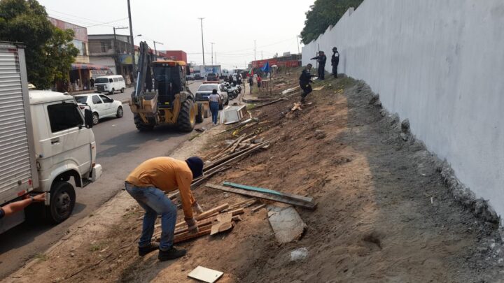 Ação integrada da prefeitura desmobiliza ocupação ao lado do Disa Leste