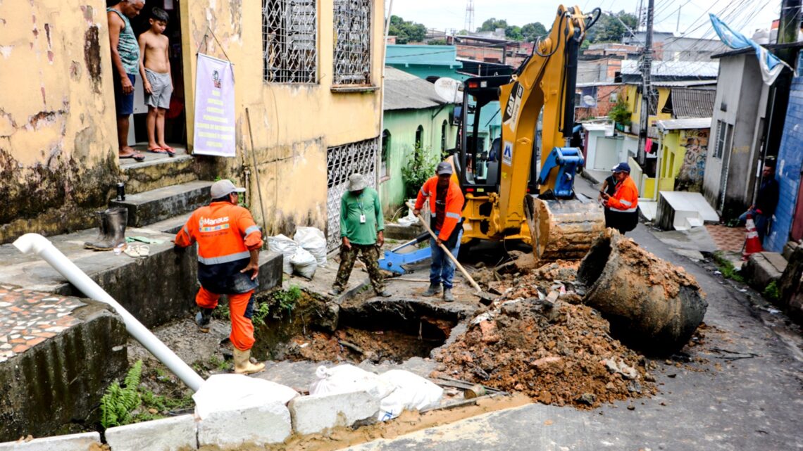 Prefeitura de Manaus recupera rede de drenagem profunda sem manutenção há 25 anos no bairro Compensa