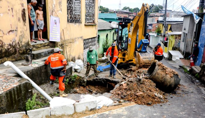 Prefeitura de Manaus recupera rede de drenagem profunda sem manutenção há 25 anos no bairro Compensa