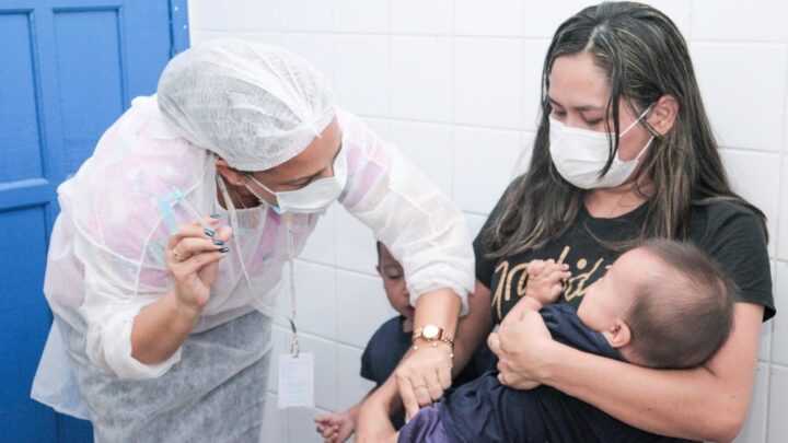 Covid-19 – A vacinação contra a doença acontece em 75 pontos da capital nesta semana