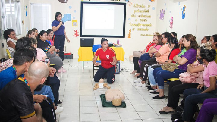 Prefeitura de Manaus promove curso de primeiros socorros a professores da educação infantil