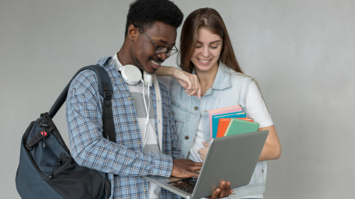 Serasa anuncia 6 milhões de ofertas para estudantes negociarem suas dívidas com universidades