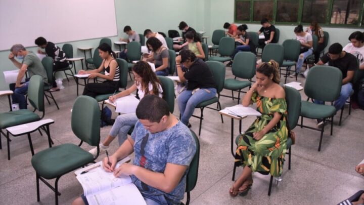 Pré-vestibular da UEA: AprovENS divulga inscrições para vagas remanescentes