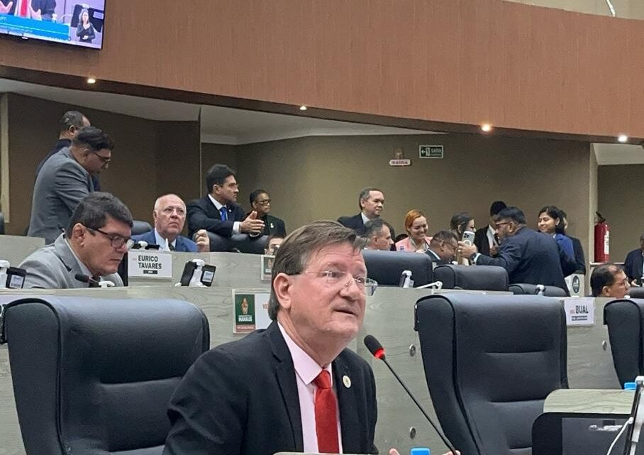 Zé Ricardo se posiciona contrário ao pedido de empréstimo da Prefeitura e lamenta que população pague essa conta