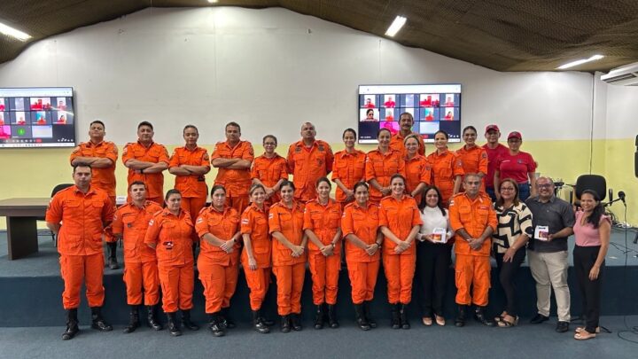 Corpo de Bombeiros realiza treinamento com instrutores do programa Bombeiro Mirim