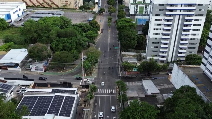 Novo semáforo é instalado no cruzamento das avenidas Umberto Calderaro e Belo Horizonte para melhorar fluxo e segurança