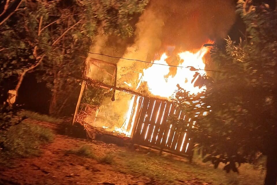 Polícias Civil e Militar prendem indígena por incendiar casa de vizinho na zona rural de Humaitá