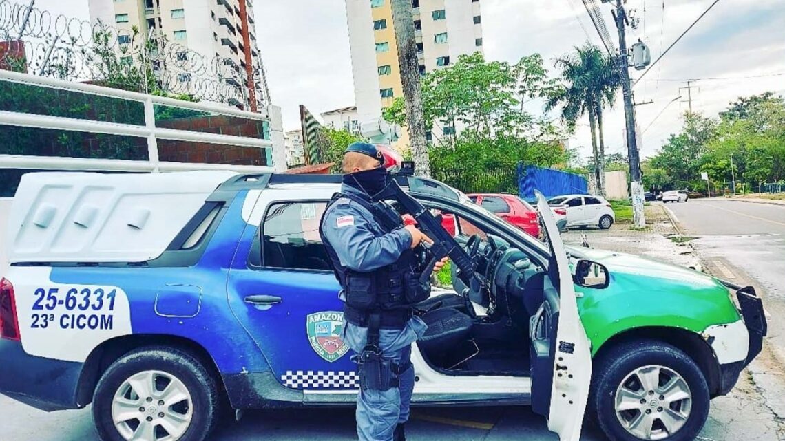 Durante patrulhamento, Polícia Militar do Amazonas captura dois foragidos da Justiça por tráfico de drogas e roubo