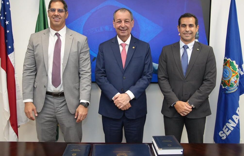 Senador Omar Aziz garante recursos para construção de novas unidades da Defensoria Pública no interior