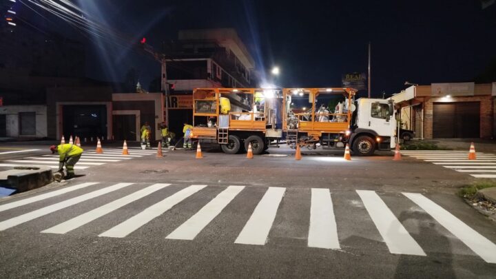 Prefeitura de Manaus realiza novas sinalizações para reduzir riscos e salvar vidas