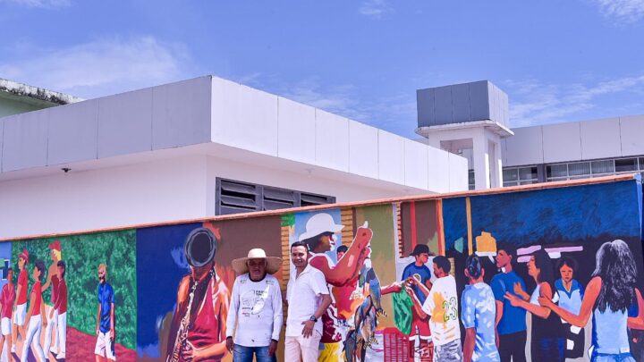 Muro da agência da Sefaz de Parintins se transforma em tela que expressa cultura popular durante o Festival Folclórico