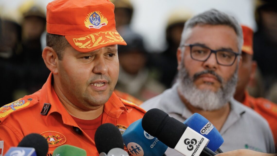 Corpo de Bombeiros Militar do Amazonas apresenta balanço da operação que extinguiu incêndio no Distrito II