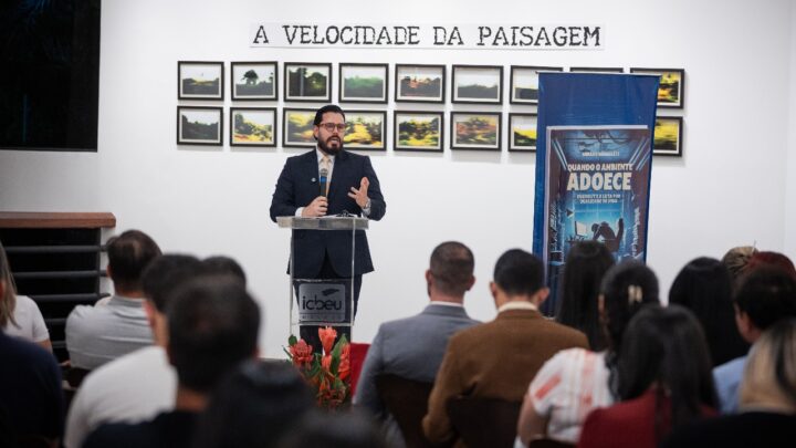 Advogado lança livro: “Quando o Ambiente Adoece: Burnout e a Luta por Qualidade de Vida”