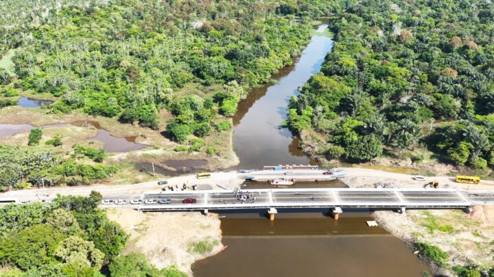 BR-319: Eduardo Braga entrega nova Ponte do Curuçá