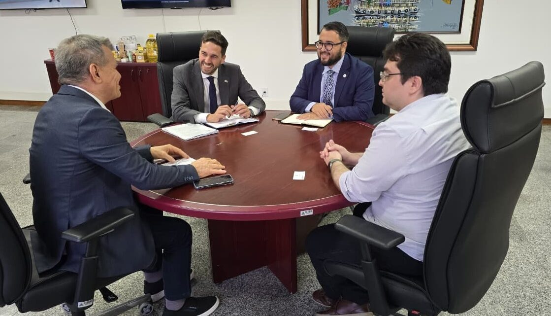 Delegação da Embaixada da Argentina visita a Suframa para discutir parcerias comerciais e logísticas
