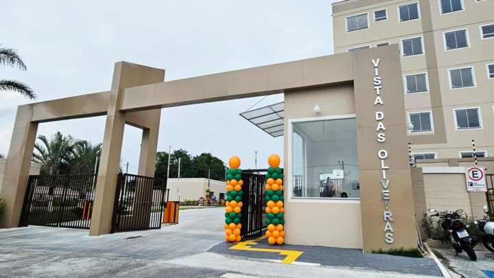Governador Wilson Lima participa da entrega de apartamentos para famílias em Manaus