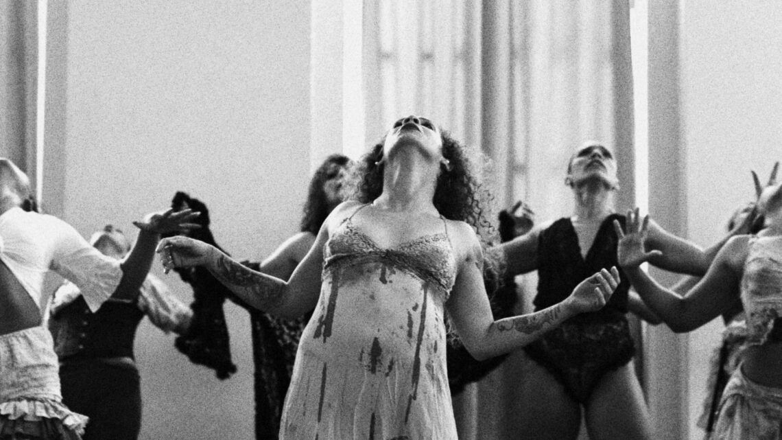 Espetáculo de dança ‘Cabaré Chinelo’ estreia no Teatro Amazonas Espetáculo de dança ‘Cabaré Chinelo’ estreia no Teatro Amazonas