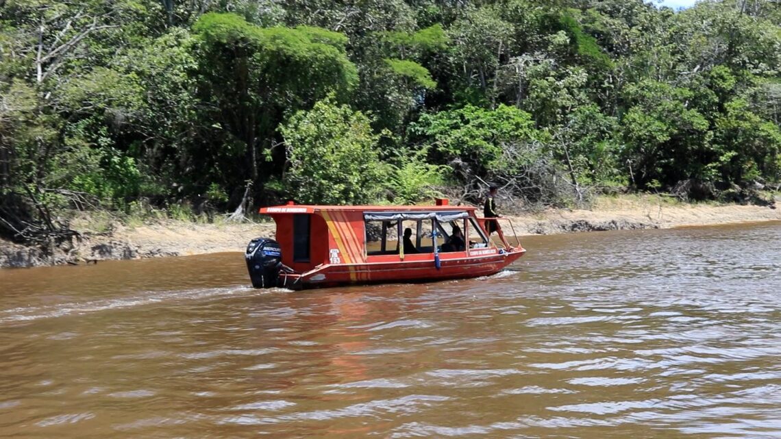 Restos mortais encontrados em rio não é de origem humana. Buscas continuam.