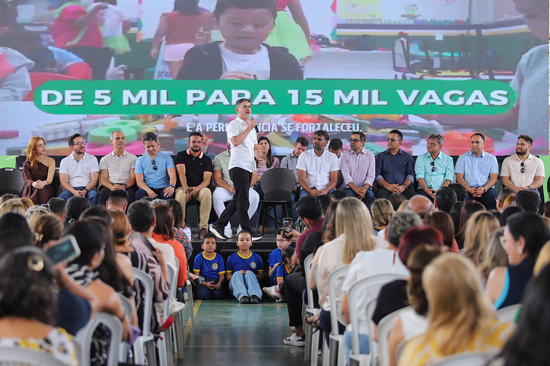 Prefeito David Almeida abre ano letivo de 2026 e destaca educação como eixo estruturante do desenvolvimento urbano