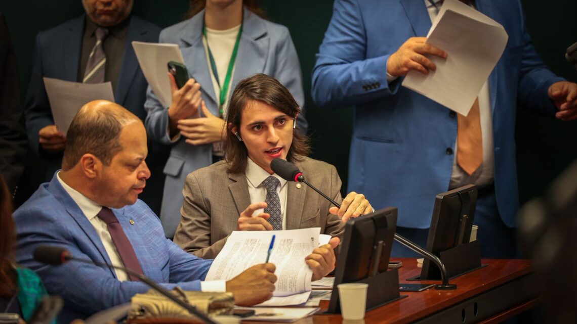 Comissão aprova texto de Amom que derruba o limite do IR para gastos com educação de pessoas com deficiência