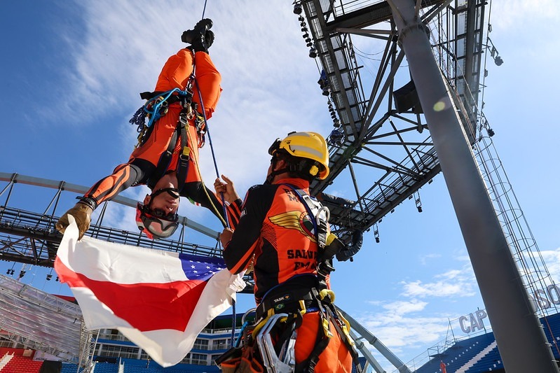 Festival de Parintins 2026: Corpo de Bombeiros realiza simulado de salvamento no Bumbódromo