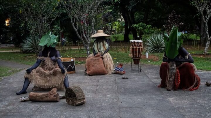 De volta a Manaus, MANGARÁ inicia circulação que leva arte, educação e debate sobre crise climática em escolas públicas e indígenas