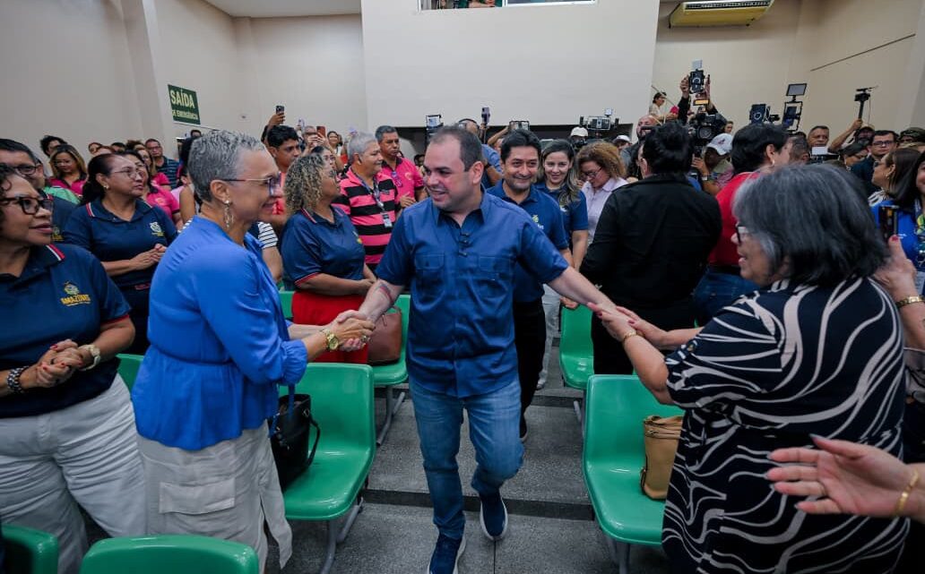 Governador Roberto Cidade anuncia concurso público com 7,8 mil vagas para reforçar a rede estadual de ensino