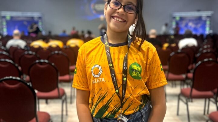 Estudante amazonense de 10 anos vai disputar mundial de matemática na Tailândia